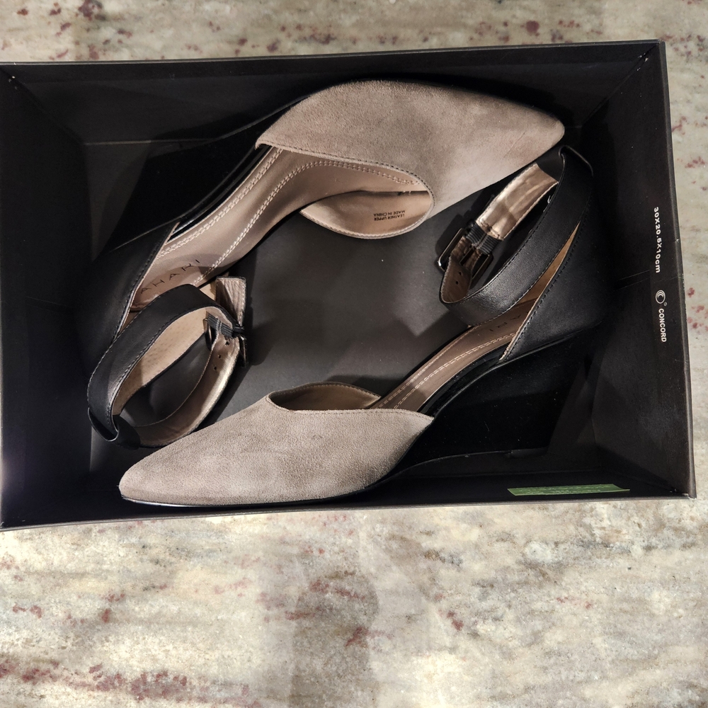 Tahari Black Women’s Heels - Picture 2 of 6